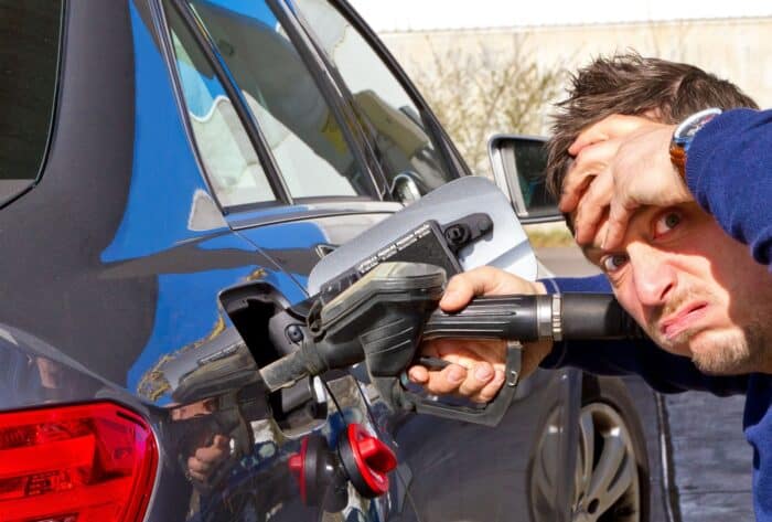 Carburant Une Petition Reclame Une Baisse De La Taxe Sur Lessence