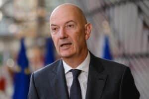 Pour Contrer La Hausse Des Carburants Roland Lescure Propose 70 Millions Daides