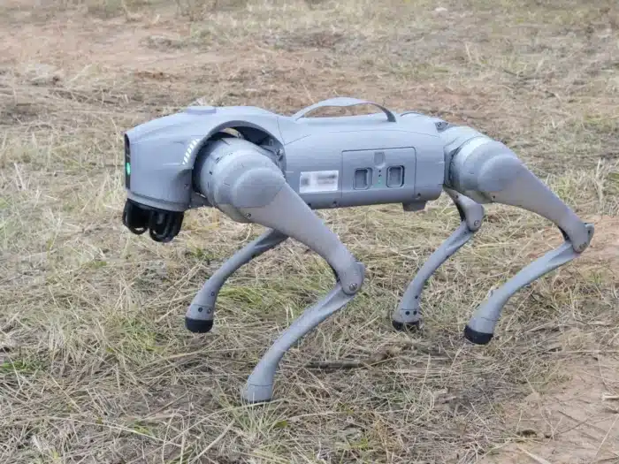 Ces robots-chiens à 300 000 $ qui surveillent les usines de l’IA commencent franchement à inquiéter