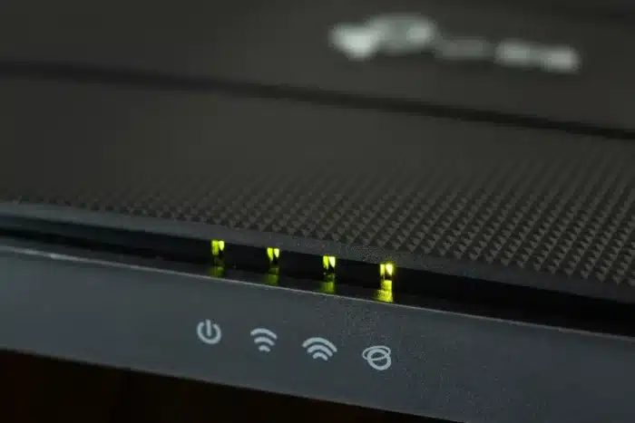 Vrai ou faux ? Une simple pièce de monnaie sur votre routeur Wi-Fi peut amplifier le réseau