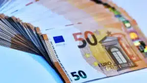 Chèque énergie : est-il possible de payer son plein d'essence avec et comment faire ?