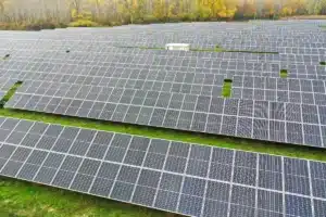 Des chimistes ont trouvé comment stocker l'énergie solaire : il restitue l'électricité la nuit, sans batterie au lithium