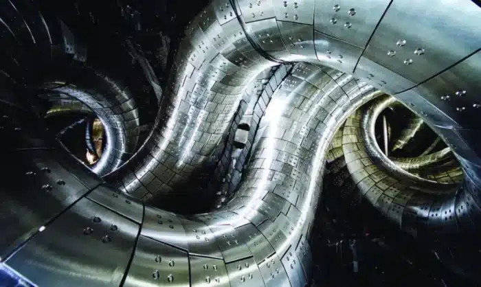 Cette machine allemande en forme de bretzel tordu vient de tenir un plasma 48 minutes : les physiciens n'en reviennent pas, et ça change tout pour l'énergie de demain