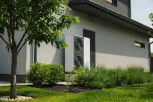 Mauvaise nouvelle pour les propriétaires : les chaudières à gaz interdites dans le neuf dès 2027, les chauffagistes préviennent que l'alternative coûte cher