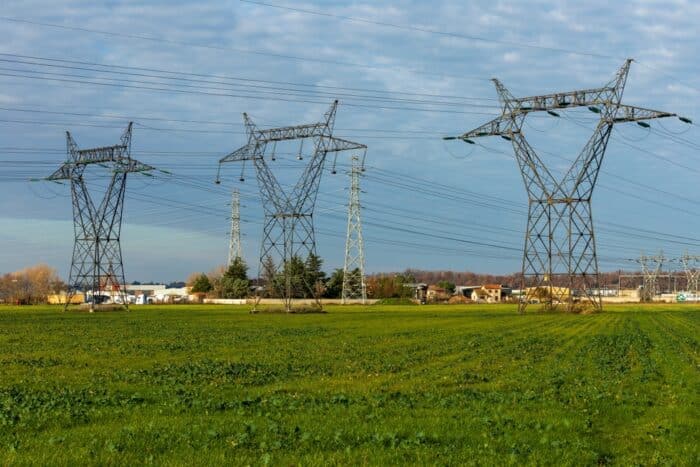 rte-electrique-pylônes-chantier-reseau