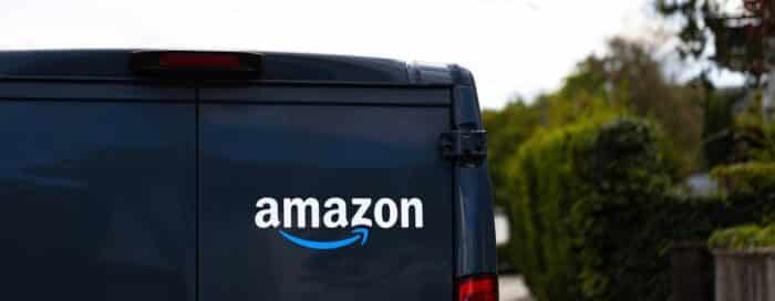 Amazon révolutionne la logistique mondiale avec sa nouvelle offensive contre UPS et FedEx