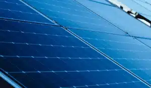 L'UE coupe les subventions aux onduleurs chinois : ces boîtiers installés sur votre toit peuvent éteindre le réseau électrique national à distance