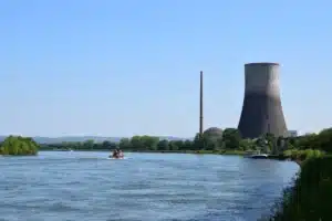 Canicule 2026 : les réacteurs nucléaires s'arrêtent les uns après les autres, et EDF prévient que « ce n'est que le début de l'été »