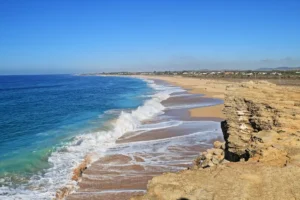 Le Portugal déplace 2,2 millions de tonnes de sable pour sauver 37 mètres de plages : les géologues n'avaient jamais vu une opération pareille