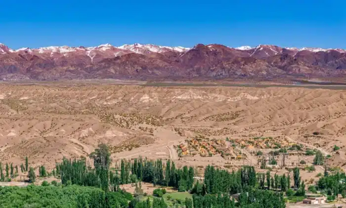 La Chine construit une ville entière pour 5 000 mineurs dans la cordillère de San Juan : les premiers plans révèlent un projet que personne n'attendait
