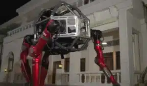 Unitree dévoile une armure robotique de 500 kg à 500 000 € : les ingénieurs n'avaient jamais vu un exosquelette aussi proche d'un mecha