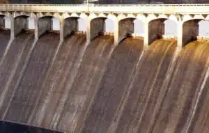 Près de 8,4 millions d'euros pour un barrage jamais rempli : la justice ordonne sa destruction totale aux frais du département du Tarn