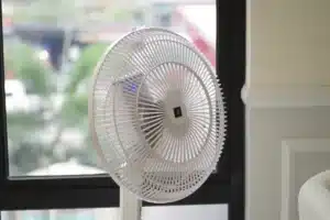 Fin de la canicule : pourquoi votre appartement reste un four alors qu'il fait 22°C dehors, les experts expliquent le phénomène