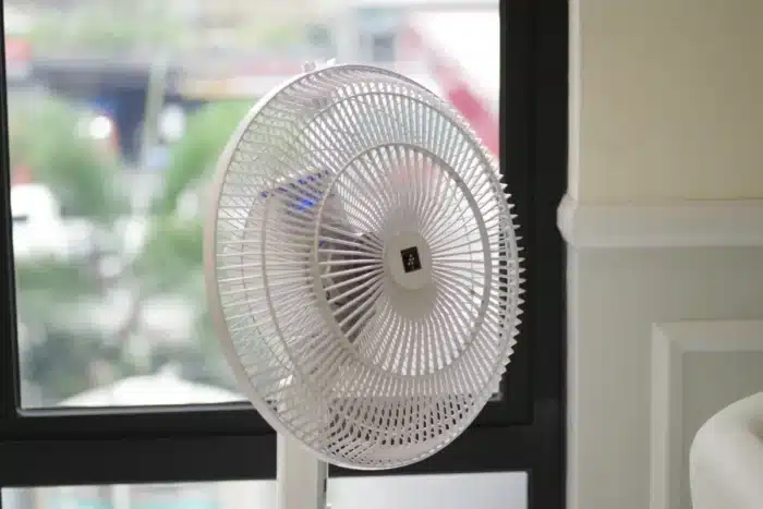 Fin de la canicule : pourquoi votre appartement reste un four alors qu'il fait 22°C dehors, les experts expliquent le phénomène