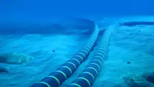 Le câble TAT-8, pionnier de l'Internet transatlantique, remonté des fonds marins au large du Portugal