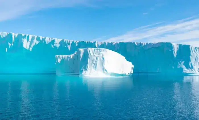 Ce prince saoudien voulait remorquer un iceberg jusqu'au désert pour irriguer son pays : les ingénieurs ont d'abord ri, puis ont fait les calculs