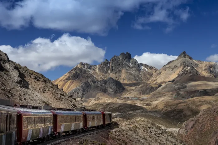 Ce train solaire chinois traverse un site UNESCO en Argentine : les ingénieurs de CRRC ont réussi là où personne n'avait osé aller