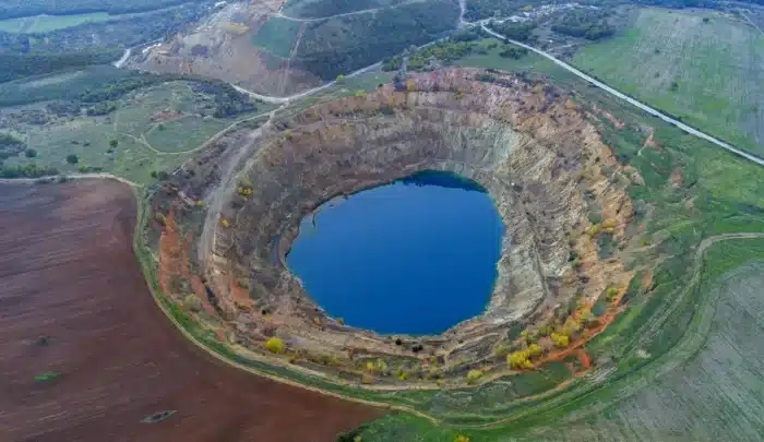 En 2008, l'Espagne a noyé une mine de charbon sous 547 milliards de litres d'eau : quatre ans plus tard, personne ne reconnaissait l'endroit