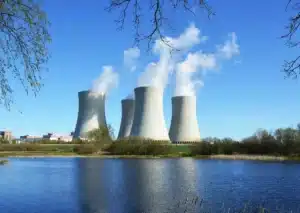 Face à la sécheresse, EDF coupe trois réacteurs nucléaires : les riverains découvrent que le problème n'est pas l'atome mais l'eau
