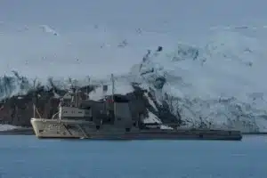 La Russie fait naviguer une centrale nucléaire jusqu'au bout de la Sibérie : ce qu'elle alimente depuis 2020 surprend même les ingénieurs