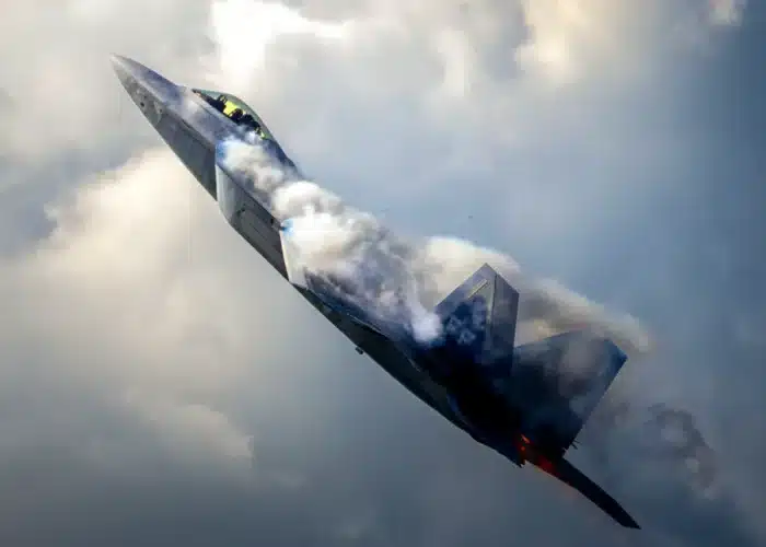 Les ingénieurs chinois affirment avoir créé une IA capable de repérer les F-22 et F-35 : les pilotes américains ne seraient plus invisibles