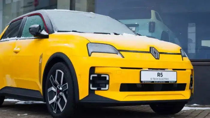 Taxe kilométrique sur les voitures électriques : et si la France s'inspirait du Royaume-Uni ?