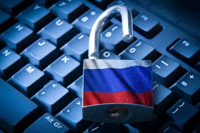 Un groupe lié au renseignement russe piégeait le wifi des hôtels pour espionner les voyageurs : êtes-vous concerné ?