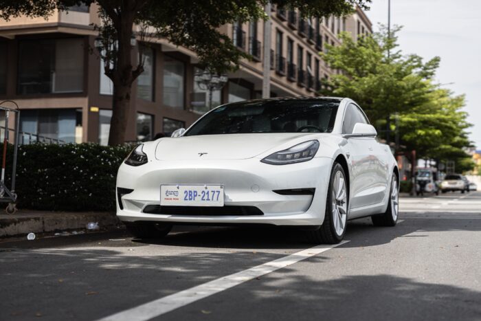 Tesla abandonne le Solar Roof : l'échec technique qui redessine sa stratégie énergétique