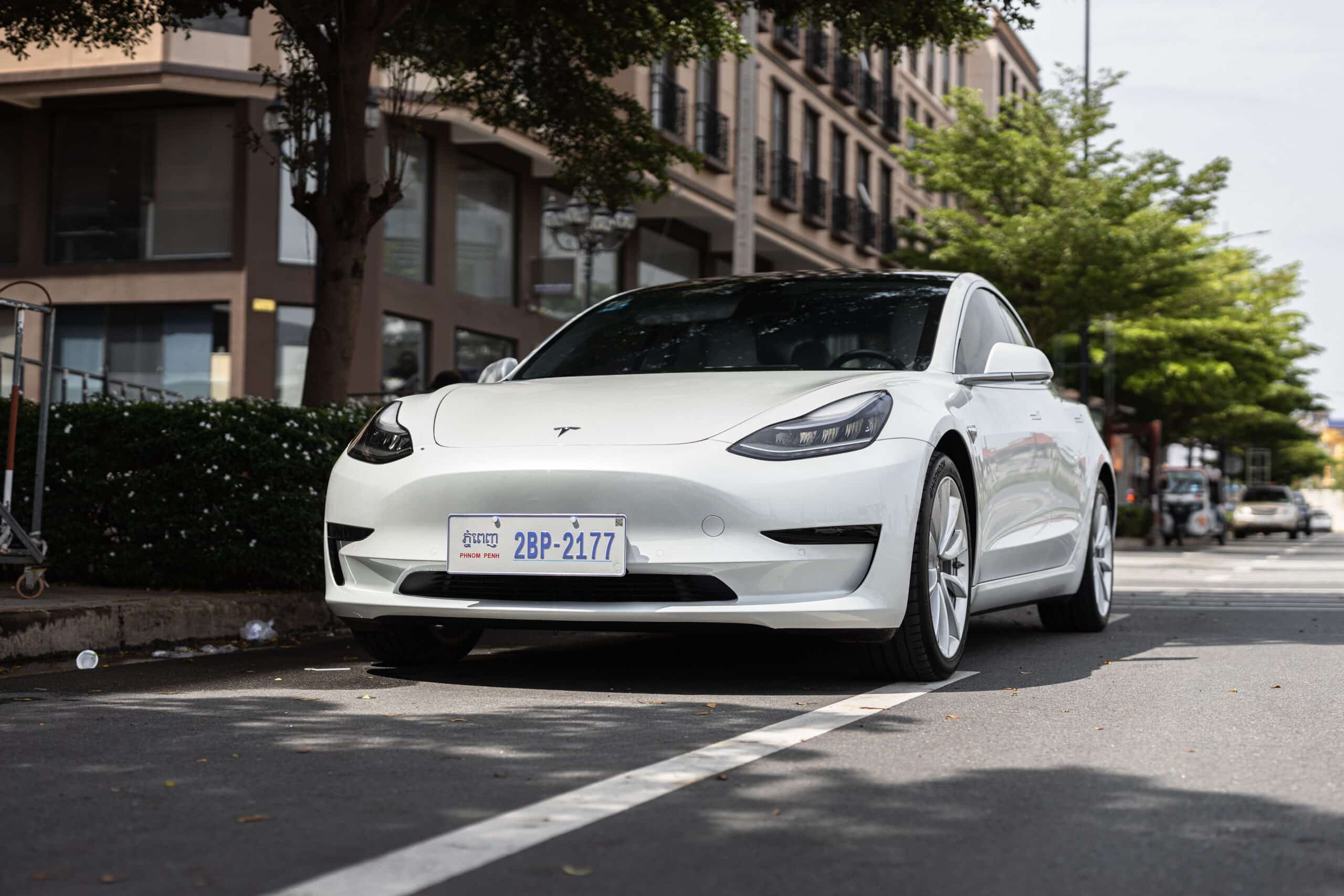 Tesla abandonne le Solar Roof : l'échec technique qui redessine sa stratégie énergétique
