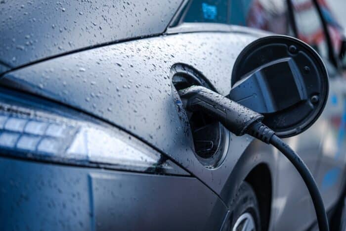 Automobile : l'électrique séduit de plus en plus les particuliers français