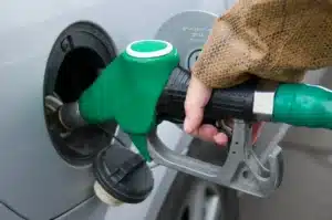 Carburant : le prix de l'essence n'avait encore jamais atteint ce niveau depuis le début de la guerre au Moyen-Orient