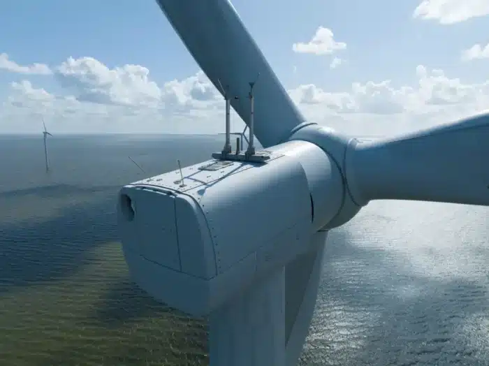 Cette entreprise suédoise récupère les pales d'éoliennes hors service pour en faire des maisons minuscules et même des skis