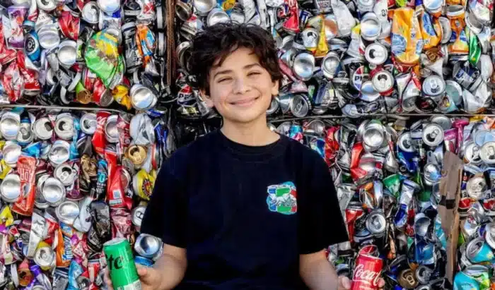 Ryan, 13 ans, est devenu millionnaire en recyclant des canettes : « J'ai eu cette idée pour aider à la fois les gens et l'environnement »