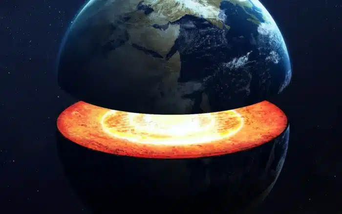 Une étude parue dans Nature Geoscience révèle la présence de minéraux à 2 900 km pouvant retenir de l'eau dans le manteau inférieur terrestre