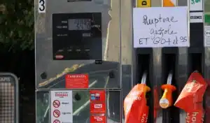 Pénurie de carburant : le taux de stations en difficulté grimpe à 16 % en France