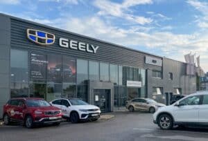 geely-passe-recharge-4-minutes-voiture