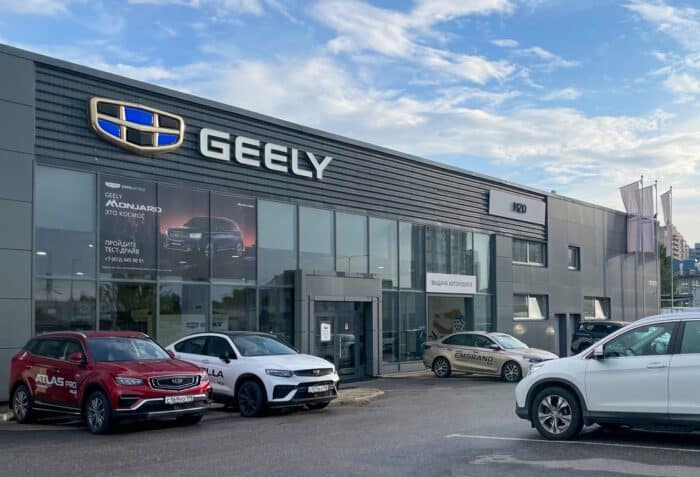 geely-lance-e2-france-20-990