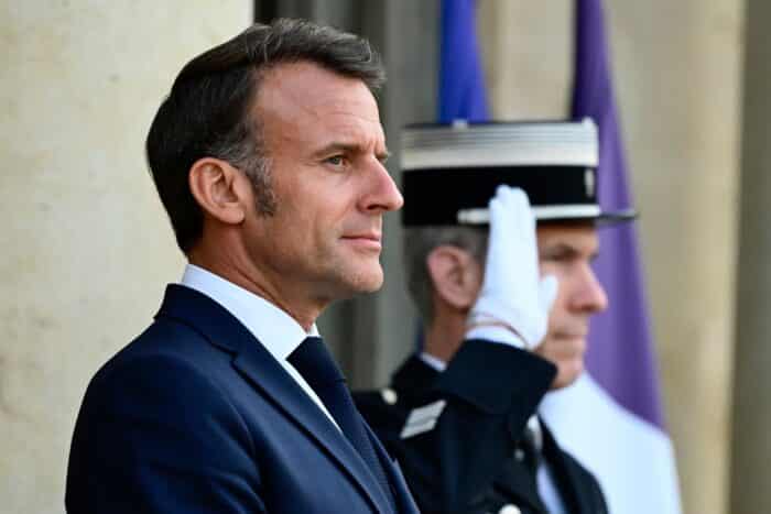 carburant-macron-demande-baisse-normes