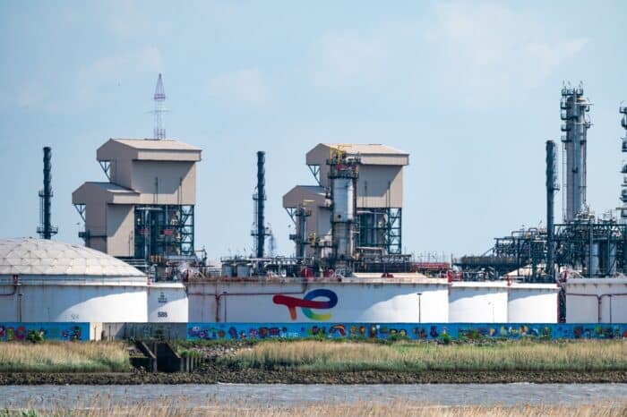carburant-face-hausse-prix-raffinerie-fos