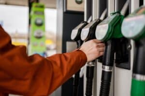 carburants-le-gouvernement-prolonge-les-aides-jusquau-31-decembre