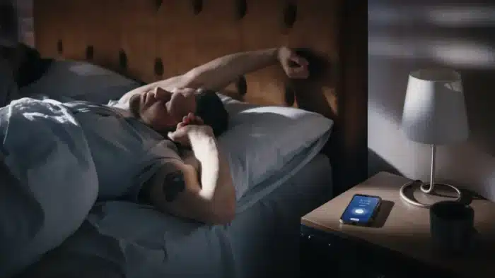 Antonio Domenech, ingénieur, a surveillé son téléphone la nuit : « Il se connecte à des serveurs toutes les 4 minutes sans votre accord »