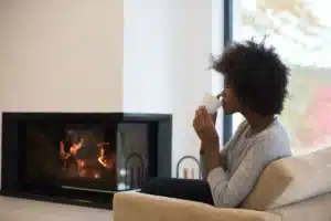 Chauffage au bois interdit en 2027 : ce qui est exact, ce qui ne l'est pas, et les appareils qui seront vraiment touchés par les nouvelles règles