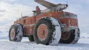 En 1939, un ingénieur de Chicago a posé un avion sur un camion de 17 mètres et l'a envoyé en Antarctique : la glace a tout englouti