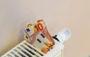 « Je croyais économiser en laissant tourner le chauffage » : un retraité découvre qu'il payait 35% de gaz en trop depuis 8 ans