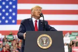 « Je fais baisser le prix à la pompe » : Trump signe un accord avec Poutine sur des livraisons massives de diesel russe
