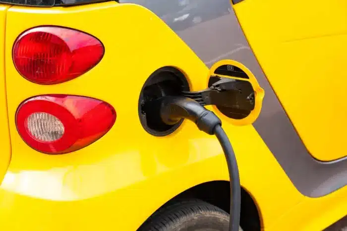 Voiture électrique ou thermique, l’ADEME publie le bilan carbone et vous risquez d'être choqué par le résultat