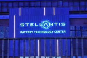 stellantis-brevete-systeme-batterie-feu
