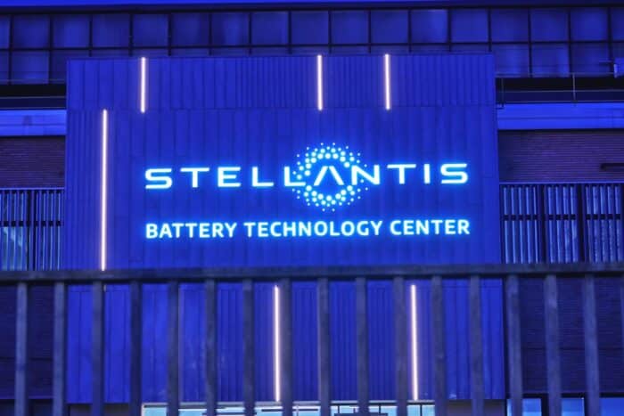 stellantis-brevete-systeme-batterie-feu